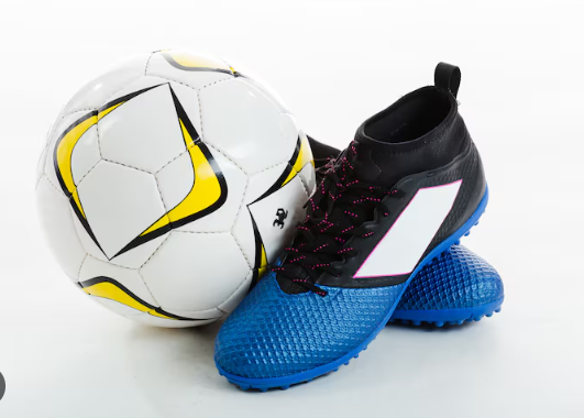 ASICS Men Football Boots - White / Black