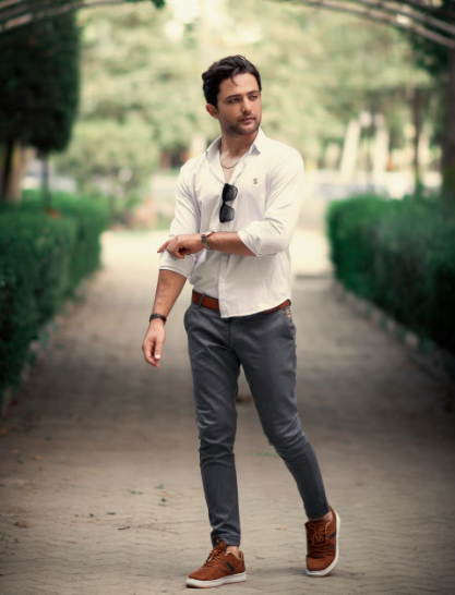 Peter England Men Chinos - Charcoal / White